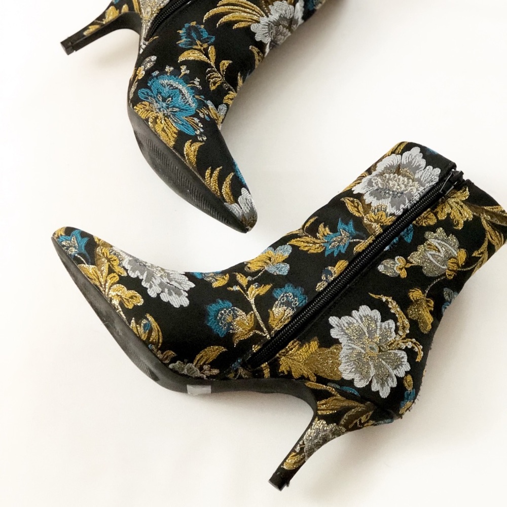 Qupid Floral Textile Booties size 7